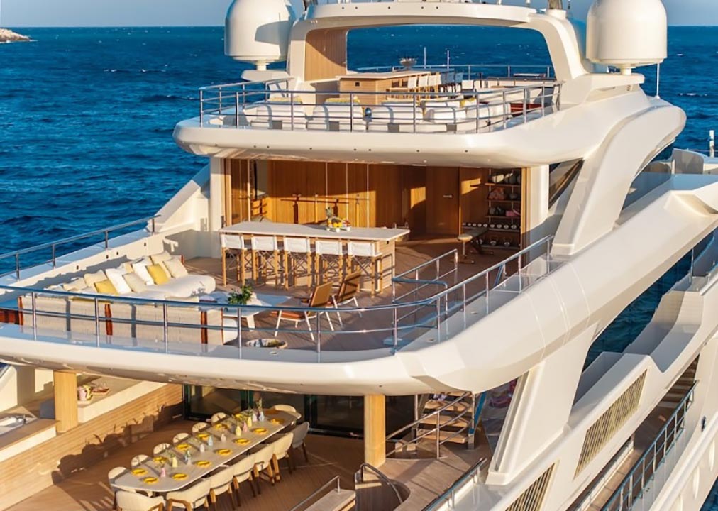 A Five-Cabin Superyacht with Six Decks